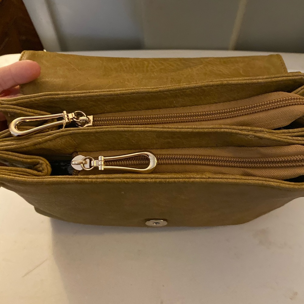 Adjustable Chain Strap Bag - Picture 3 of 6